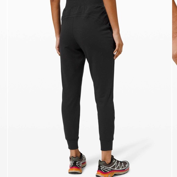 Lululemon LA Warm Down High-Rise Jogger - Picture 4 of 12